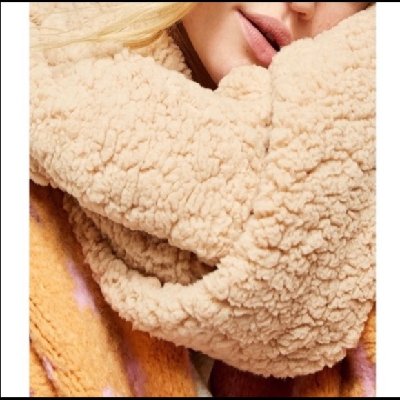 Free People women Cloud Nine Sherpa Scarf - Picture 2 of 4